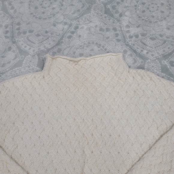 Elegant Cream Sweater Vince Camuto r, petite size M, 57% cotton, turtleneck - Picture 2 of 8